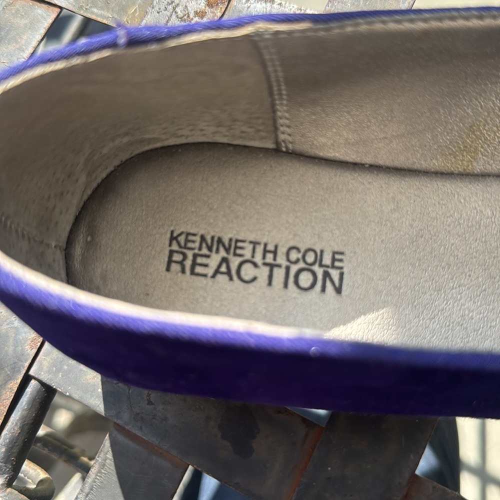 Kenneth Cole Deep Blue velvet Flats - Picture 6 of 7